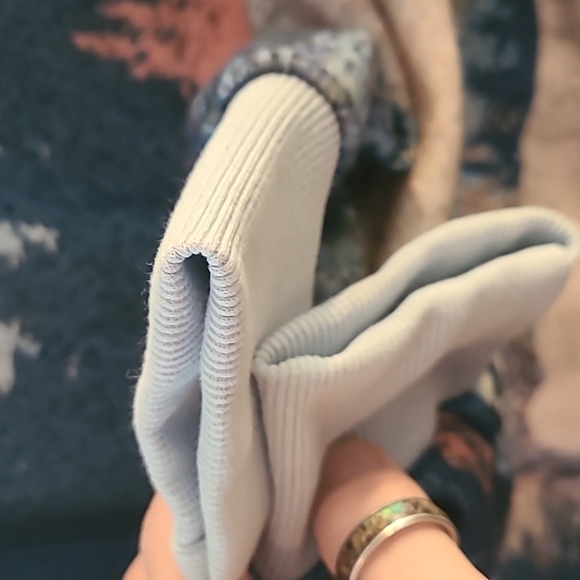 "Tapestry" flannel hoodie size large - Picture 4 of 8